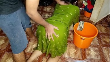 नौकरानी को स्टैंड पर घोड़ी बनाकर चोदा xxx maid sex आवाज हिंदी में